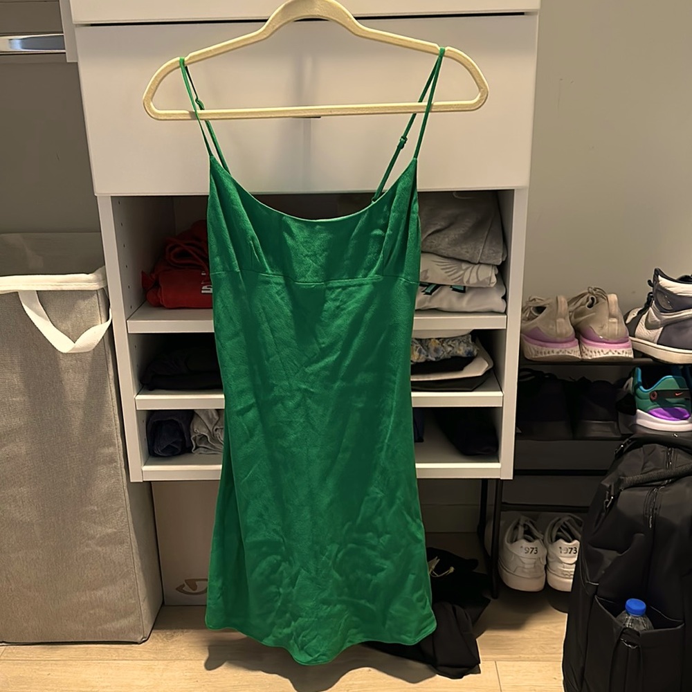 Green artitzia dress